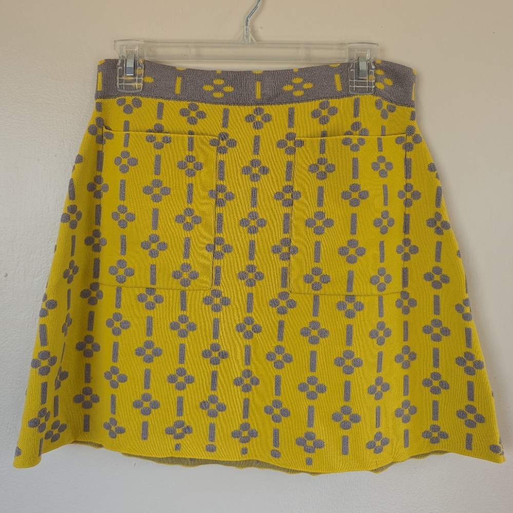 Maeve (Anthropologie) Quant Mini Skirt, Yellow & Grey Flower Print (SIZE MP)